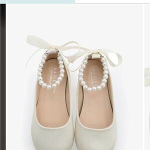 Kailee P, Harper Cream Dress Shoes with Classic Rounded Toe